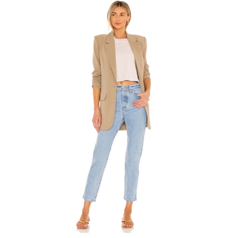 Levi's High Rise Wedgie Clean Hem in Tango Talks.